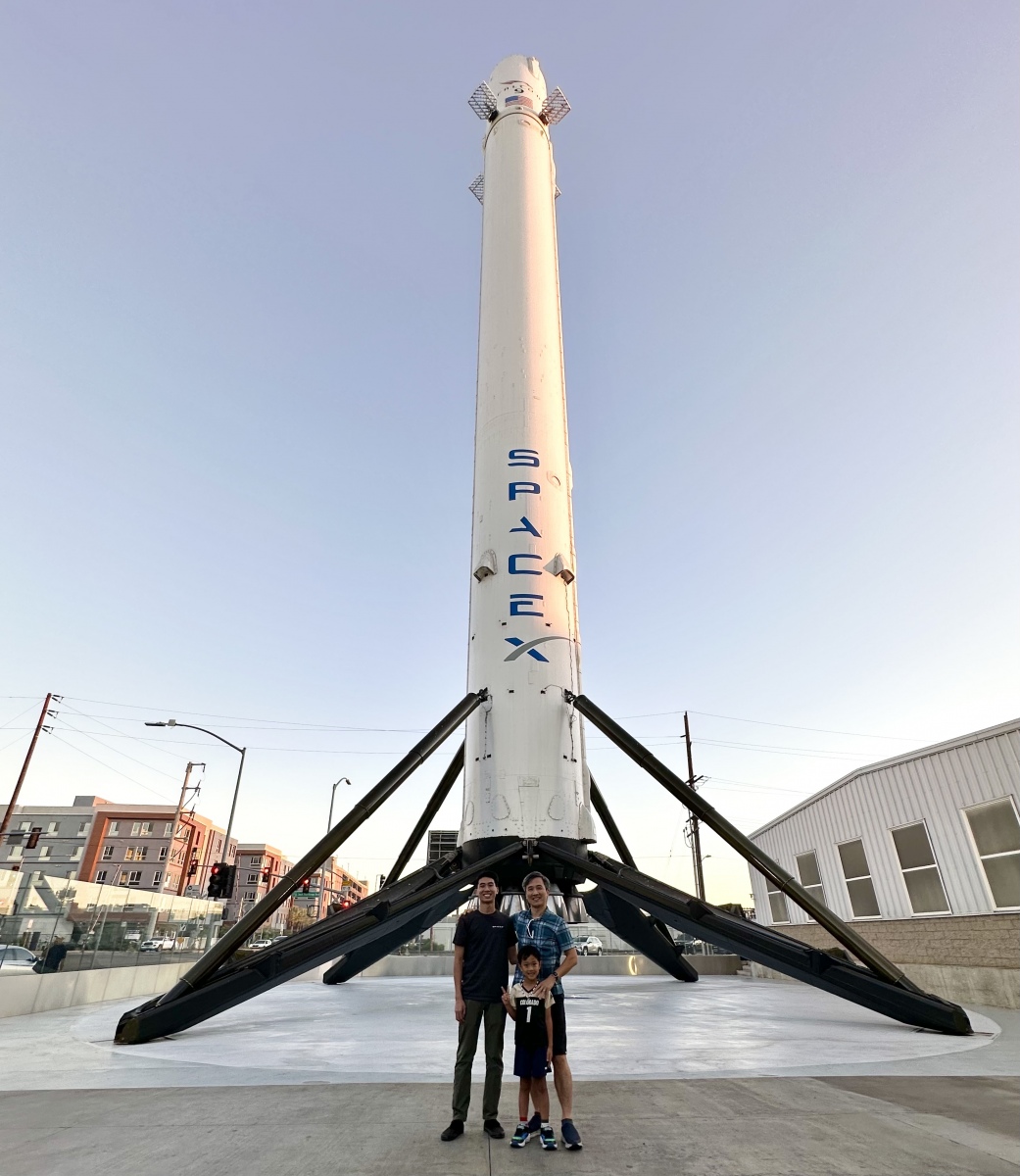 20220922 - Ryan and Hanh-Phuc with the Falcon 9, SpaceX, Hawthorne, CA 90250